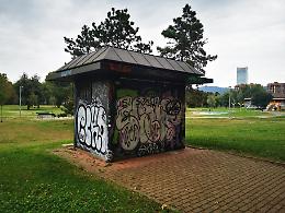 Parco Di Vittorio: servizi igienici funzionanti dopo anni di chiusura e atti vandalici