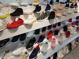 Scarpe&Scarpe, gli eredi del fondatore patteggiano per il crac milionario