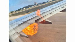 Motore in fiamme, terrore sull'aereo Ryanair diretto a Torino Caselle