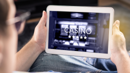 Gioco d'azzardo online a Oulx: «Numeri paurosi, indagare sul possibile riciclaggio della criminalità organizzata»