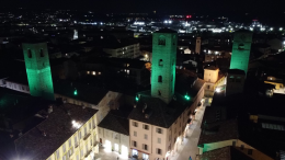 Le torri di Alba si tingono di verde per la Giornata della Salute Mentale