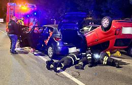 Torino, incidente a Lingotto: tre auto coinvolte in un violento scontro