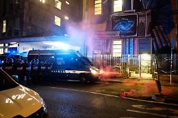 Corteo vietato, i poliziotti scendono in piazza: «Siamo carne da macello. E' ora di dire basta»