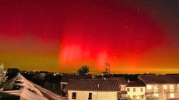 Aurora boreale visibile sul Piemonte e sul nord Italia, ecco le prime spettacolari foto
