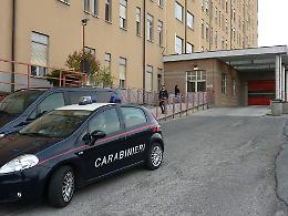 Esce dai domiciliari e aggredisce medici, infermieri e guardie al pronto soccorso dell'ospedale