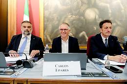 "No al ricatto di Tavares". E la politica ora chiama John Elkann GUARDA IL VIDEO