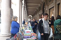 Portici di Carta: Torino diventa una libreria a cielo aperto