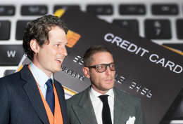 Anche John e Lapo Elkann spiati in banca: quel "giallo" sui bancomat e le carte di credito