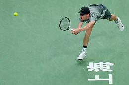 Sinner batte Djokovic e trionfa a Shangai: "Ecco quando c'è stata la svolta..."