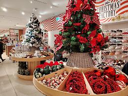 E' solo ottobre ma nel centro commerciale più chic di Torino è già Natale