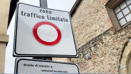 160 multe ogni  giorno, il bollettino di 5T, Firrao denuncia: «Ennesimo varco trappola»