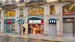 Kfc al posto dello storico Ambrosio, ma il cinema non chiuderà. Cosa sta succedendo in corso Vittorio Emanuele II