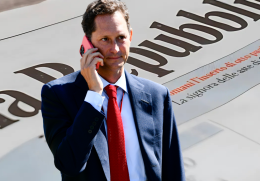 Elkann vende Repubblica (in rosso)? Ecco chi la vuole
