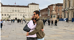 Giulia Salemi e il suo "Rocky" in piazza Castello: un weekend di amore e teatro a Torino