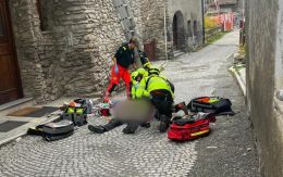 Operaio cade dal tetto e muore a 62 anni