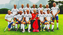 Da Torino a Cape Town, i due fratelli Bruno ai Mondiali over 65 di hockey prato