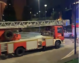 Litiga con i vicini e si barrica in casa, arrivano polizia e pompieri