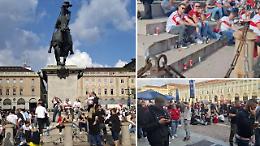 Tifosi dello Stoccarda invadono piazza San Carlo: bottiglie di birra e avanzi di cibo nel "salotto buono"