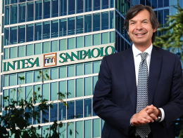 Intesa Sanpaolo,  fuori in 9.000 (e dentro i nativi digitali): "Così risparmiamo mezzo miliardo l'anno"
