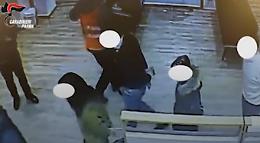 Da Torino a Parma per rapinare una banca e portar via 2 milioni tra soldi, gioielli e lingotti d'oro