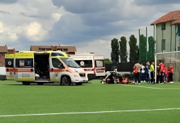 Bimbo di 10 anni colpito in testa da una porta da calcetto: ora lotta per la vita in ospedale
