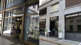 Otto ore di blackout in centro, vittime illustri Massari e Koi: «Costretti a buttare il cibo»