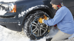 Pneumatici invernali e catene da neve, scatta l'obbligo anche in provincia di Torino