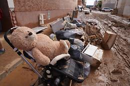 Valencia, sale ancora il numero dei morti. Ad oggi risultano quasi 2000 dispersi