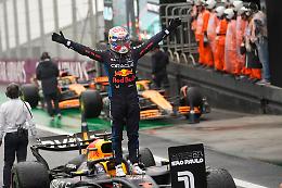 Super Verstappen: come Senna in casa di Senna. Così ha ipotecato il titolo