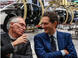 Tavares va in fabbrica, operai in sciopero: "Guadagna come mille di noi, non lo vogliamo"