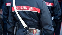 Torino, un selfie di troppo: il rapinatore si immortala con  lo smartphone  e finisce in manette