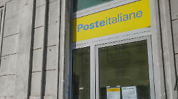 Poste fa maxi utili ma chiude gli uffici