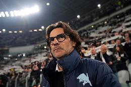 Parole al miele in sala stampa, il duro sfogo negli spogliatoi. La rabbia di Vanoli dopo il derby: "Così si va in Serie B!"