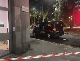 Esplosione in piazza Sofia: banda di ladri fa saltare il bancomat dell'Unicredit