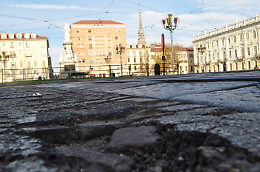 Una mattina in mezzo alle buche di Torino: ecco le strade peggiori della città