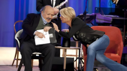 «Ho rinunciato all'eredità di Maurizio», lo sfogo di Maria De Filippi
