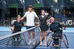 Lo show del tennis in carrozzina: così lo sport diventa inclusivo all'Inalpi Arena 