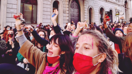 Alba: "Non una di meno", il corteo contro la violenza di genere
