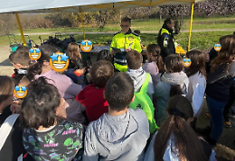Druento, 140 alunni delle medie diventano "netturbini" per un giorno e ripuliscono la Mandria