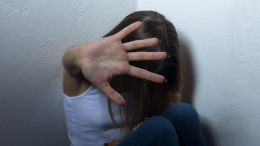 Carmagnola: condannato a quattro anni e mezzo per violenza sessuale su una bambina