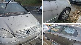 Sulla collina di Torino spunta un cimitero di auto abbandonate (e nessuno le rimuove)