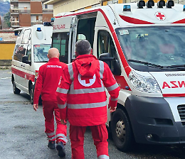 Cade dal ponte nella notte: 21enne in gravi condizioni