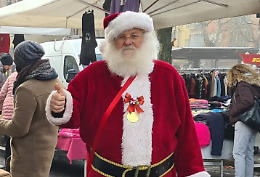 I bimbi di Torino piangono il loro Babbo Natale: «Addio Giuseppe, ci mancherai»