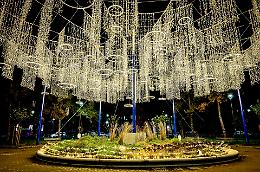 Torino si illumina per le feste: torna “Natale di Luce” fra novità e sostenibilità