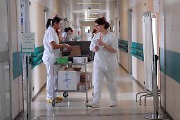 Ospedali roventi e senza acqua potabile: malori tra il personale sanitario