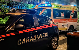 Schianto frontale sulla rampa. Nell'incidente muore una donna, grave il marito