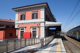 Sindaci in stazione contro i disservizi: protesta dei pendolari sulla linea Torino-Savona