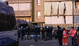 Arriva la polizia e libera gli alloggi occupati: ancora uno sgombero in provincia di Torino