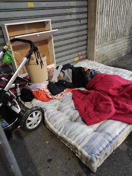 Fuochi e disperazione: Barriera di Milano ostaggio del degrado