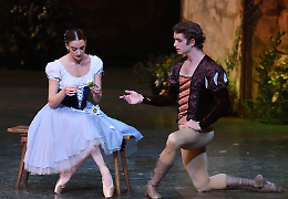 Sconti e passi danza: “Giselle” inaugura il Natale del Regio 